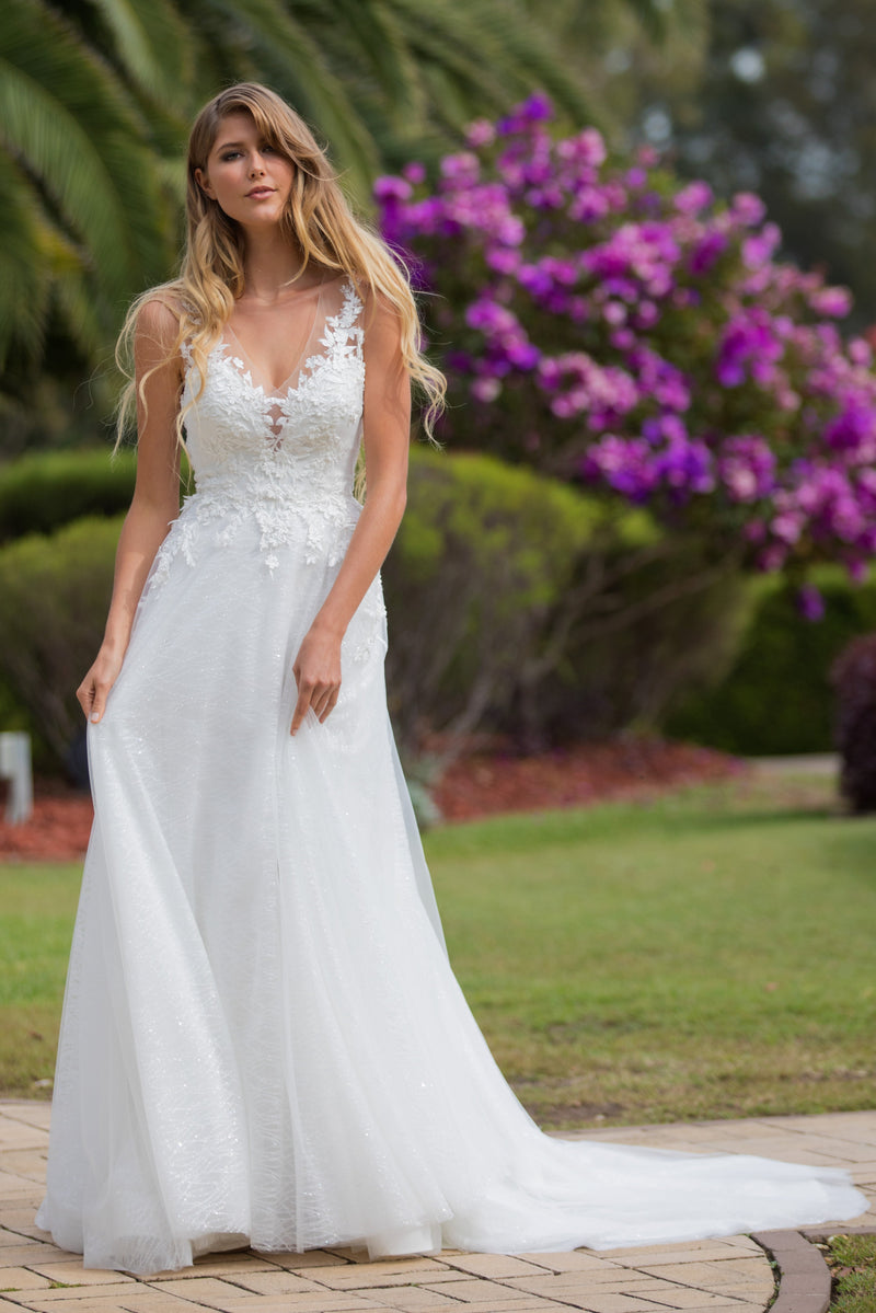 W0669 | Wedding Gowns online | Bridal Wear | Wedding Gowns Melbourne | Wedding Gowns Sydney